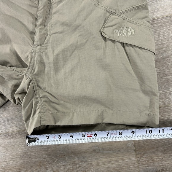 The North Face Women's Size 6 Horizon Shorts Taupe Hiking Nylon Cargo Pocket - Picture 15 of 15